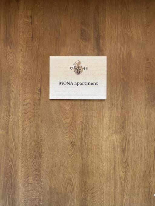 Mona In The Palace ! Apartment